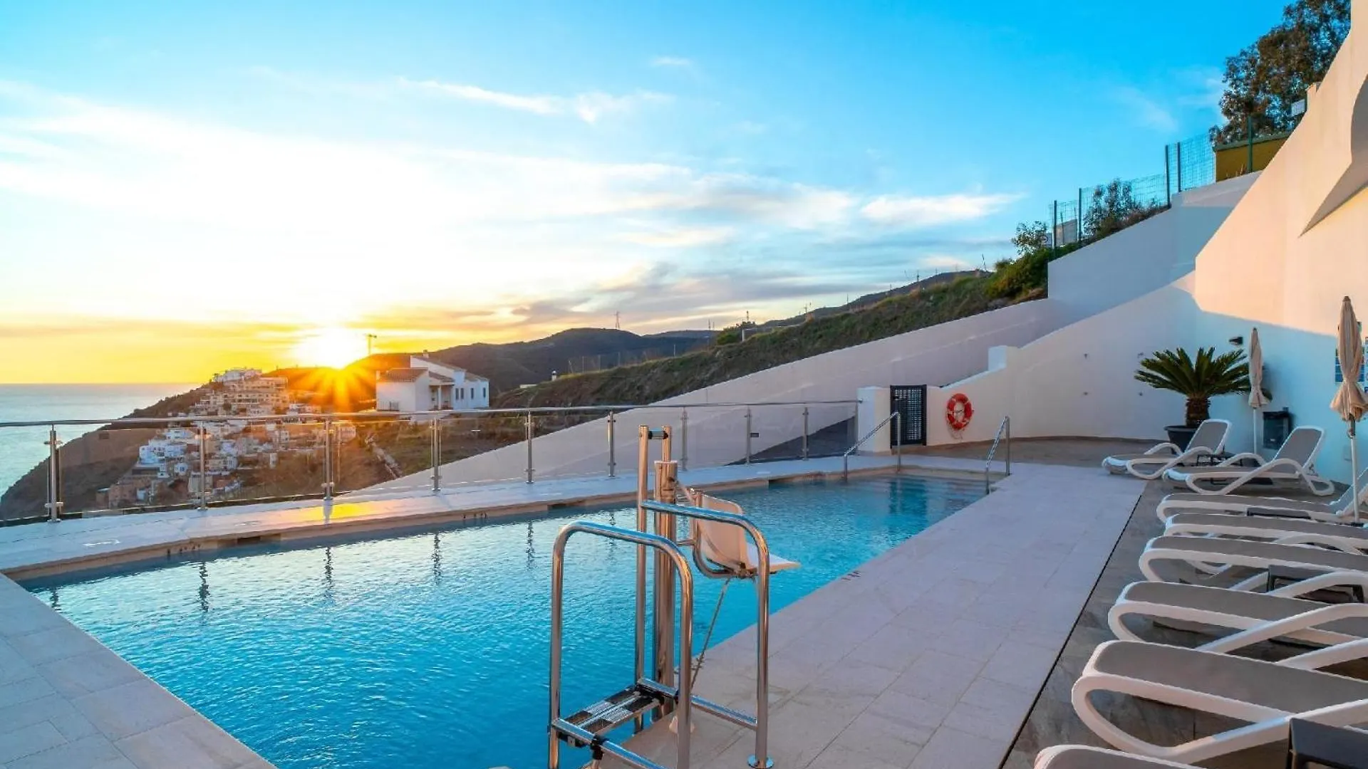 Apartment Ferienwohnung Fuer 6 Personen Ca 120 Qm In Nerja, Andalusien Costa Del Sol
